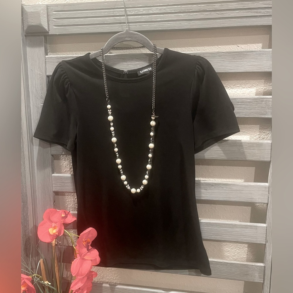 Express Modern Black Top Size M